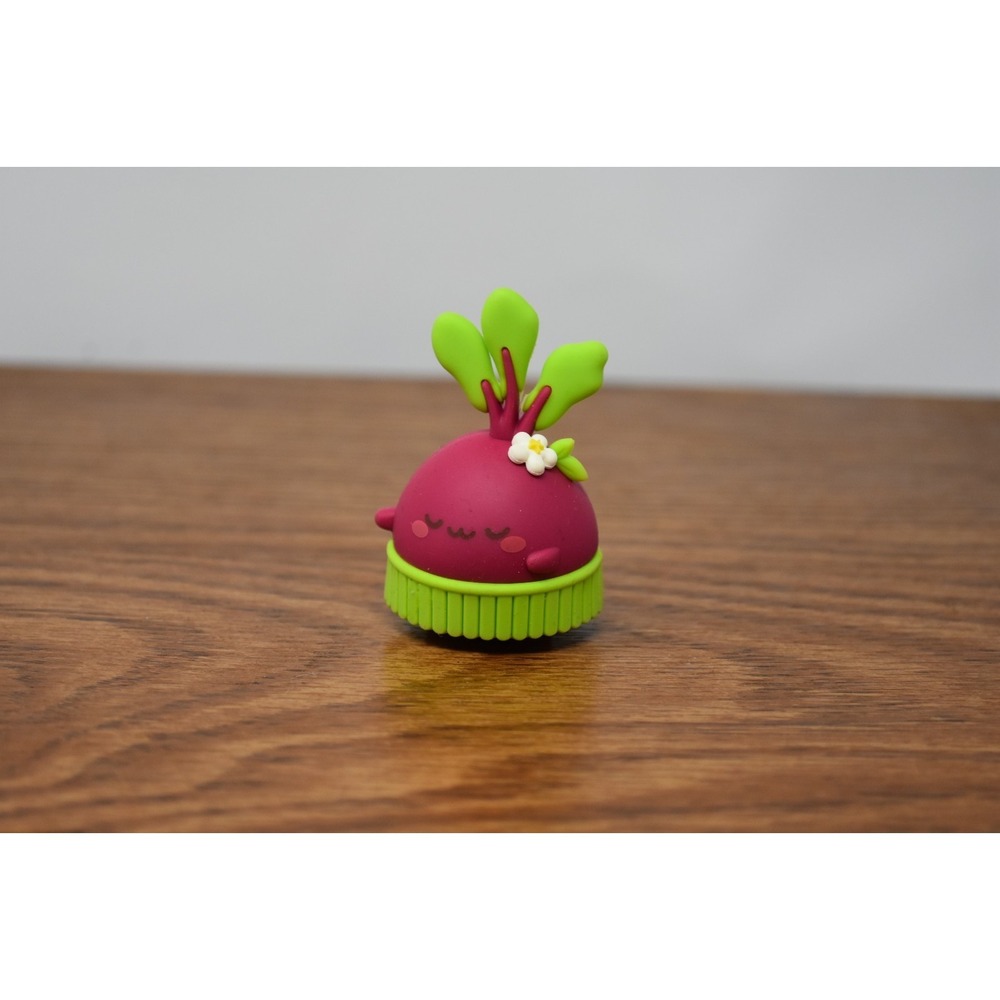 Smoko Tayto Beet Vinyl Figure Pink Beet Radish Character Kawaii Desk Toy